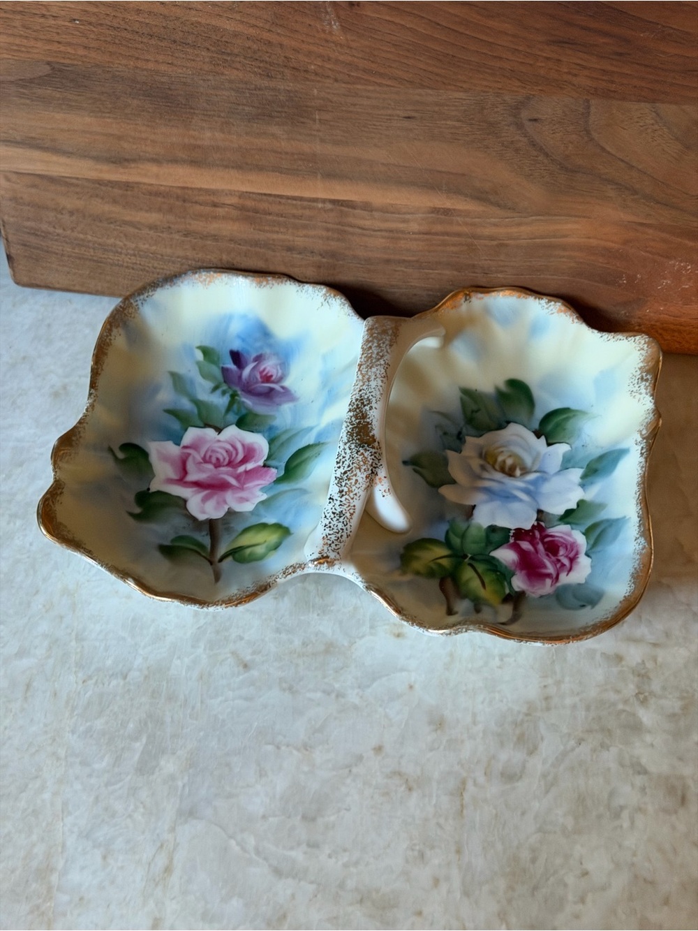 Vintage Ucagco double candy/nut tray floral
Roses trinket tray